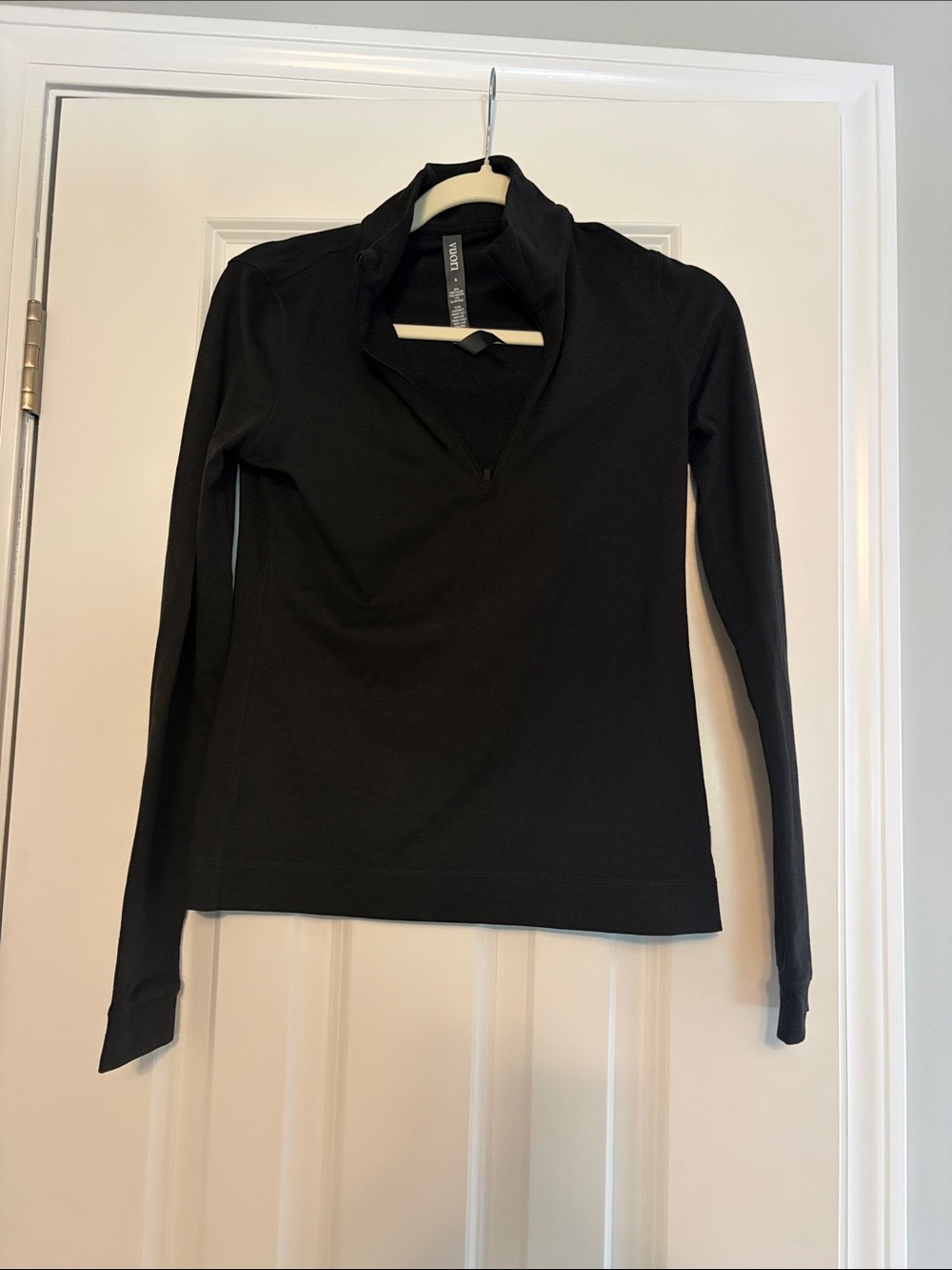 Vuori Black Long-Sleeve Quarter-Zip Pullover